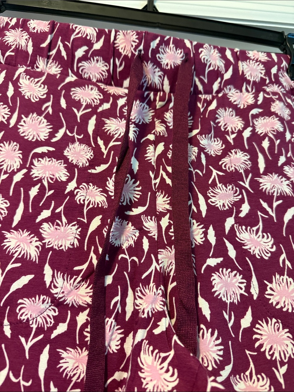 Jockey Wine and White Floral Capri Pajama Set… Multi sizes M and XXL NWT Comfy! - Picture 6 of 7